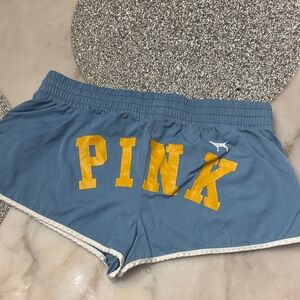 Y2k vs pink shorts small